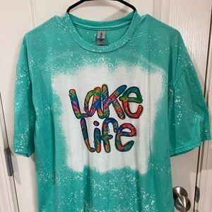 NWOT….Gildan Softstyle Bleached T-Shirt